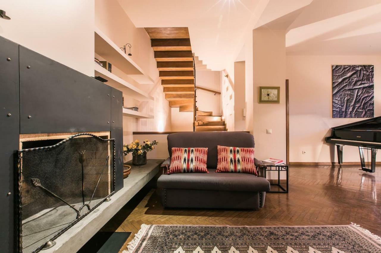 Proper Apartment - Duplex Home ティビリシ エクステリア 写真