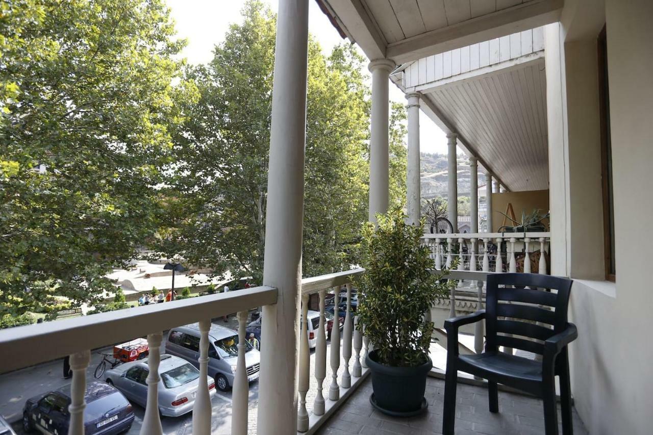 Proper Apartment - Duplex Home ティビリシ エクステリア 写真
