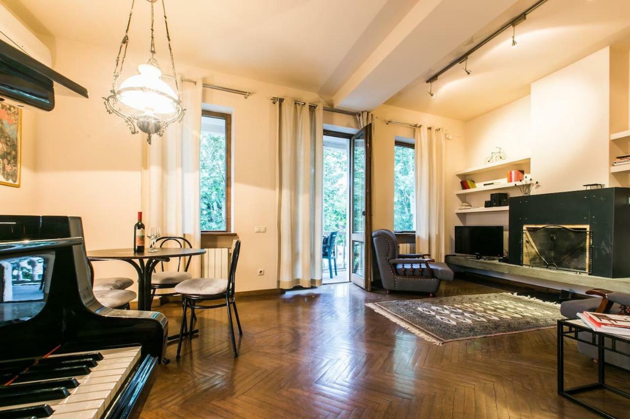 Proper Apartment - Duplex Home ティビリシ エクステリア 写真